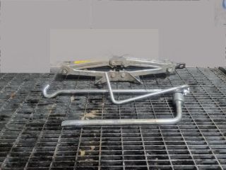 bontott TOYOTA RAV 4 Emelő