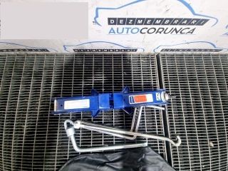 bontott TOYOTA RAV 4 Emelő