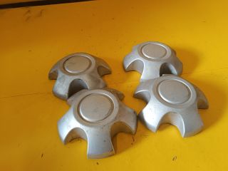 bontott TOYOTA RAV 4 Felniközép Szett