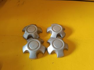 bontott TOYOTA RAV 4 Felniközép Szett