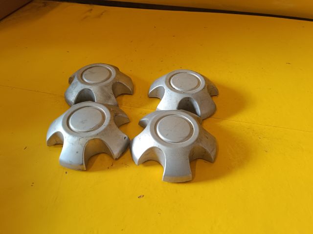 bontott TOYOTA RAV 4 Felniközép Szett