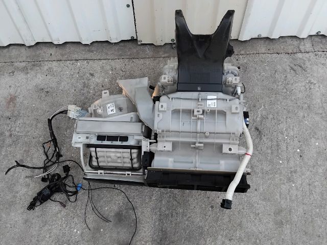 bontott TOYOTA RAV 4 Fűtés Box