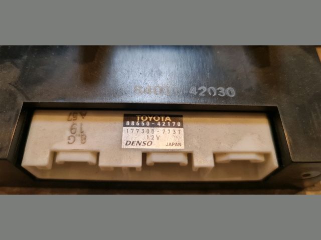 bontott TOYOTA RAV 4 Fűtéskapcsoló (digit klímás)