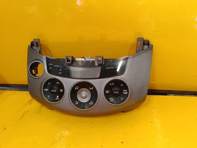 bontott TOYOTA RAV 4 Fűtéskapcsoló (digit klímás)