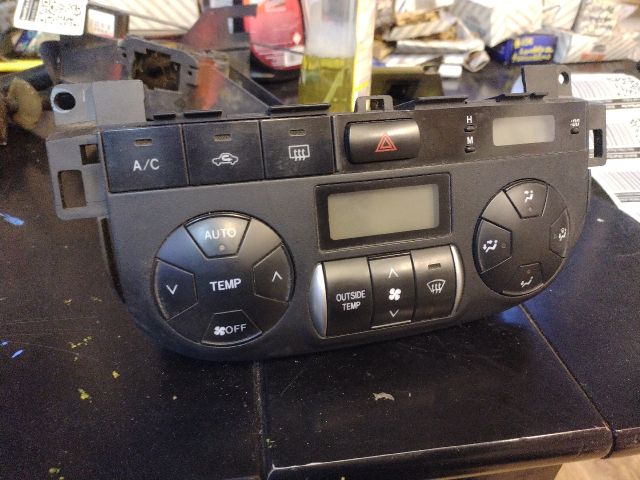 bontott TOYOTA RAV 4 Fűtéskapcsoló (digit klímás)