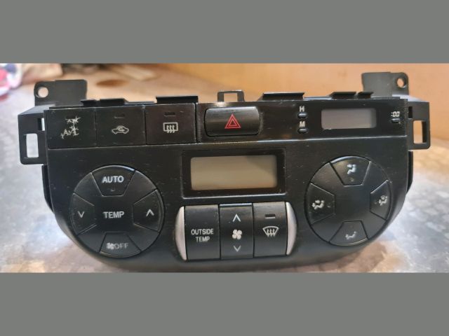 bontott TOYOTA RAV 4 Fűtéskapcsoló (digit klímás)