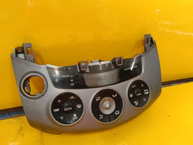 bontott TOYOTA RAV 4 Fűtéskapcsoló (digit klímás)