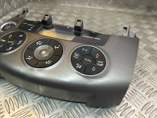 bontott TOYOTA RAV 4 Fűtéskapcsoló (digit klímás)