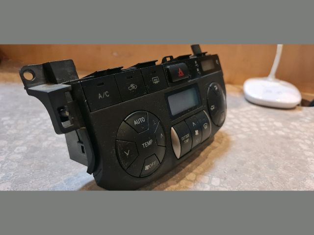 bontott TOYOTA RAV 4 Fűtéskapcsoló (digit klímás)