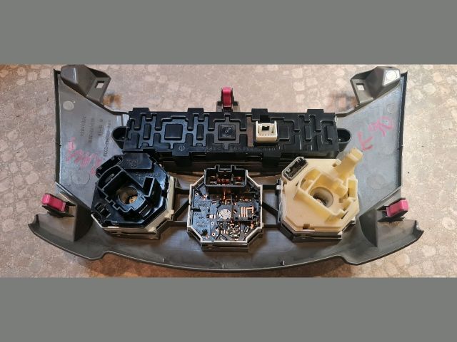 bontott TOYOTA RAV 4 Fűtéskapcsoló (digit klímás)