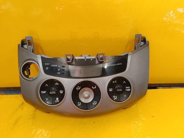 bontott TOYOTA RAV 4 Fűtéskapcsoló (digit klímás)