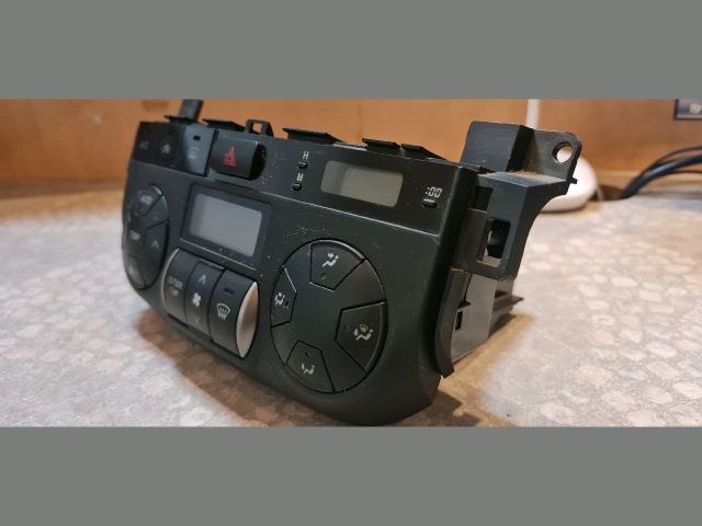 bontott TOYOTA RAV 4 Fűtéskapcsoló (digit klímás)