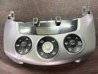 bontott TOYOTA RAV 4 Fűtéskapcsoló (digit klímás)