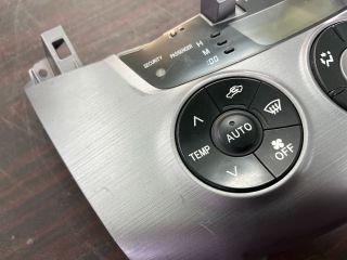 bontott TOYOTA RAV 4 Fűtéskapcsoló (digit klímás)