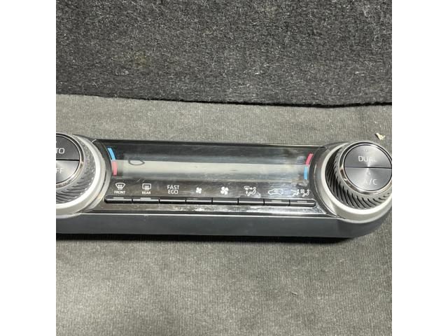 bontott TOYOTA RAV 4 Fűtéskapcsoló (digit klímás)