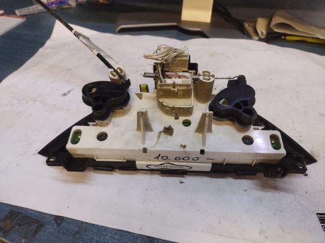 bontott TOYOTA RAV 4 Fűtéskapcsoló (manuális klímás)