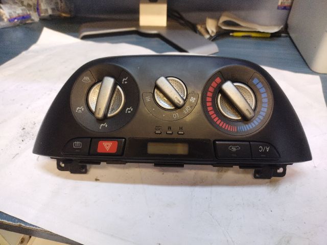 bontott TOYOTA RAV 4 Fűtéskapcsoló (manuális klímás)