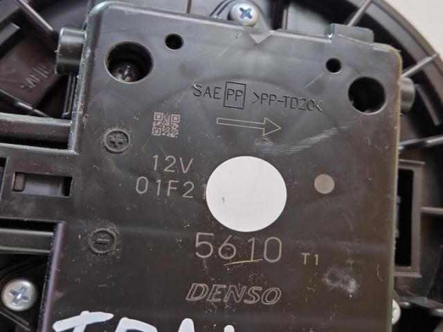 bontott TOYOTA RAV 4 Fűtőmotor (Klímás)