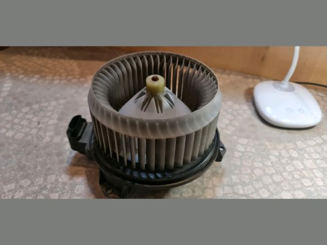 bontott TOYOTA RAV 4 Fűtőmotor (Klímás)