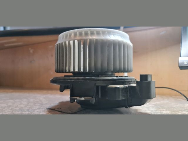 bontott TOYOTA RAV 4 Fűtőmotor (Klímás)