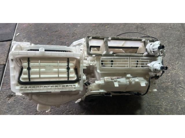 bontott TOYOTA RAV 4 Fűtőmotor (Klímás)