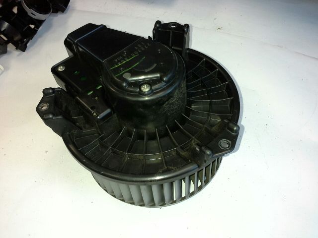 bontott TOYOTA RAV 4 Fűtőmotor (Klímás)