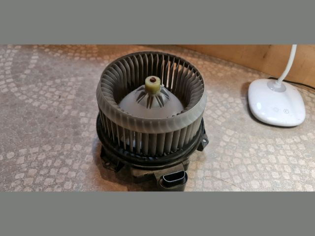 bontott TOYOTA RAV 4 Fűtőmotor (Klímás)