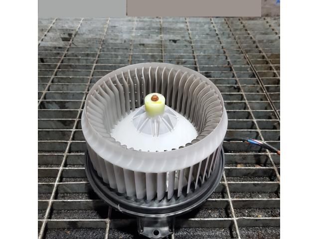 bontott TOYOTA RAV 4 Fűtőmotor (Klímás)