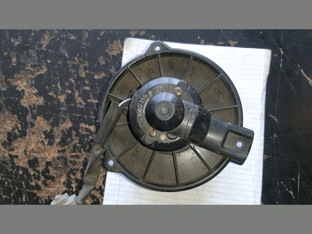 bontott TOYOTA RAV 4 Fűtőmotor (Nem klímás)