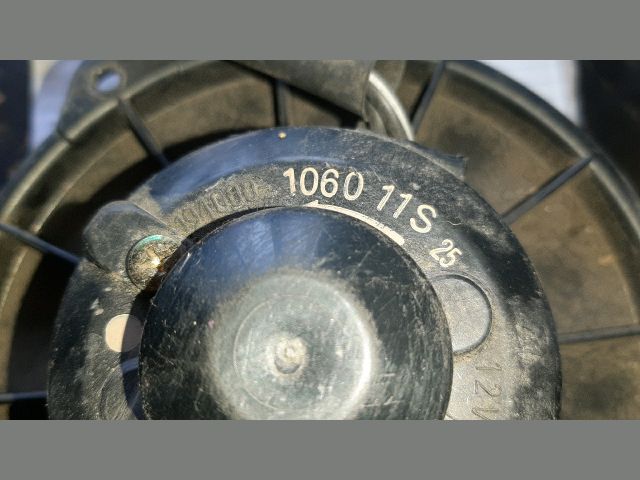 bontott TOYOTA RAV 4 Fűtőmotor (Nem klímás)