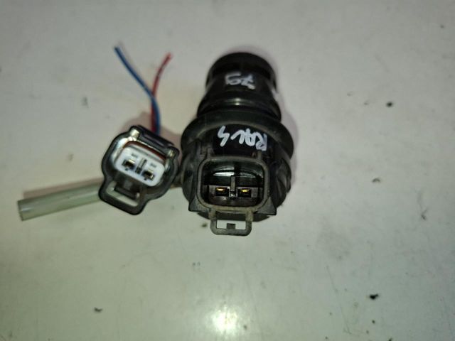 bontott TOYOTA RAV 4 Hátsó Ablakmosó Szivattyú