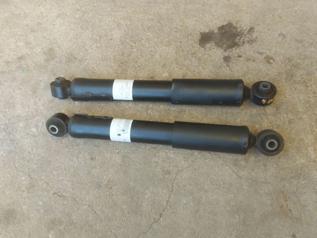 bontott TOYOTA RAV 4 Hátsó Lengéscsillapító Pár