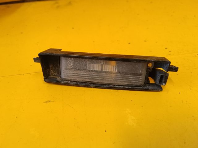 bontott TOYOTA RAV 4 Hátsó Rendszámtábla Világítás