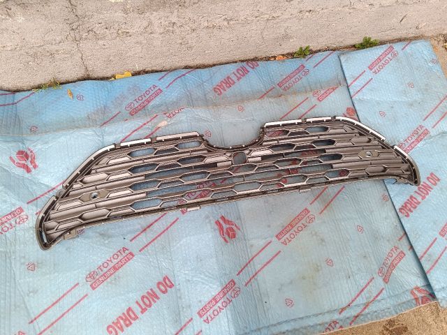 bontott TOYOTA RAV 4 Hűtőrács