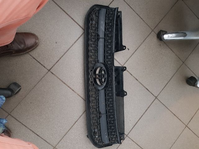 bontott TOYOTA RAV 4 Hűtőrács