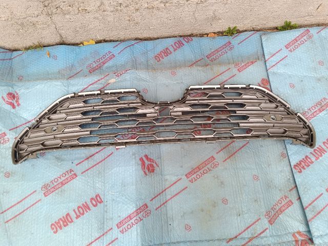 bontott TOYOTA RAV 4 Hűtőrács