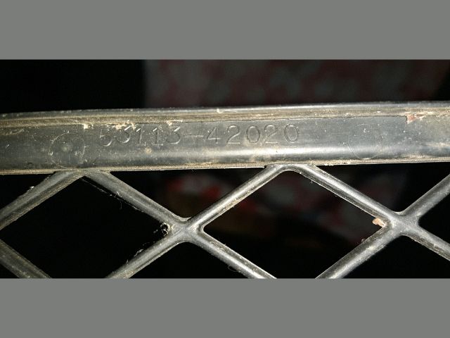 bontott TOYOTA RAV 4 Hűtőrács