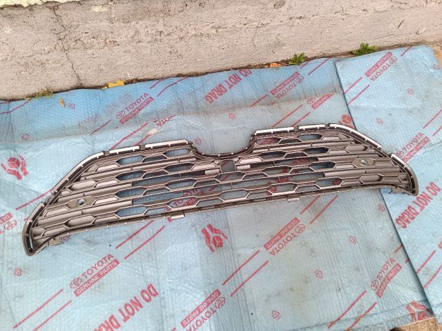 bontott TOYOTA RAV 4 Hűtőrács