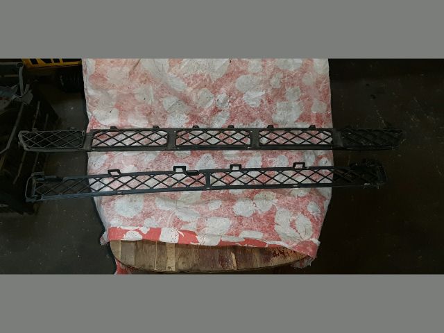 bontott TOYOTA RAV 4 Hűtőrács