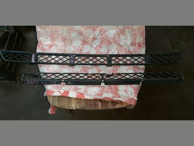 bontott TOYOTA RAV 4 Hűtőrács