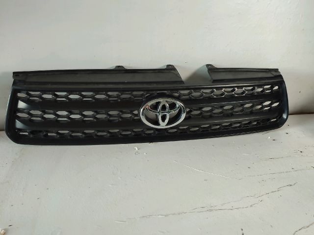 bontott TOYOTA RAV 4 Hűtőrács