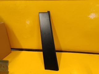 bontott TOYOTA RAV 4 Jobb B Oszlop Díszléc