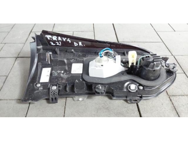 bontott TOYOTA RAV 4 Jobb Belső Hátsó Lámpa