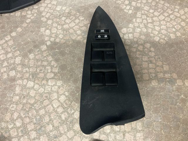 bontott TOYOTA RAV 4 Jobb első Ablakemelő Kapcsoló