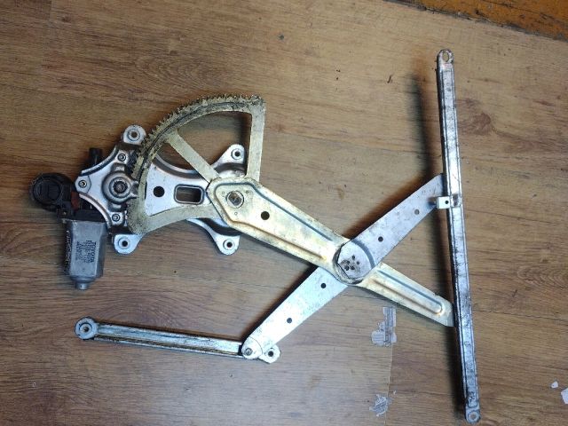 bontott TOYOTA RAV 4 Jobb első Ablakemelő Szerkezet (Elektromos)