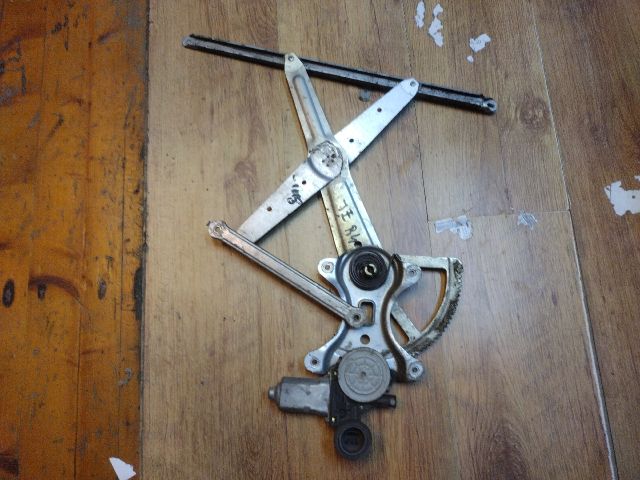 bontott TOYOTA RAV 4 Jobb első Ablakemelő Szerkezet (Elektromos)