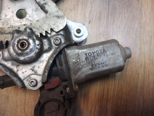 bontott TOYOTA RAV 4 Jobb első Ablakemelő Szerkezet (Elektromos)