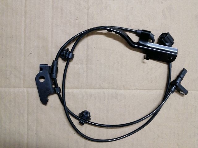 bontott TOYOTA RAV 4 Jobb első ABS Jeladó