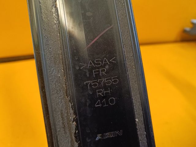 bontott TOYOTA RAV 4 Jobb első Ajtó Díszléc