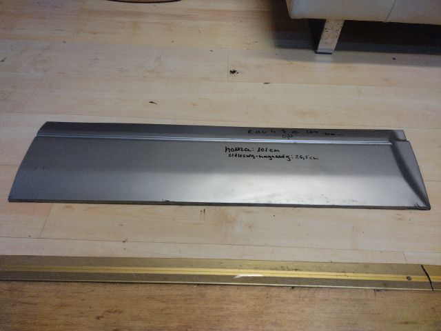 bontott TOYOTA RAV 4 Jobb első Ajtó Díszléc